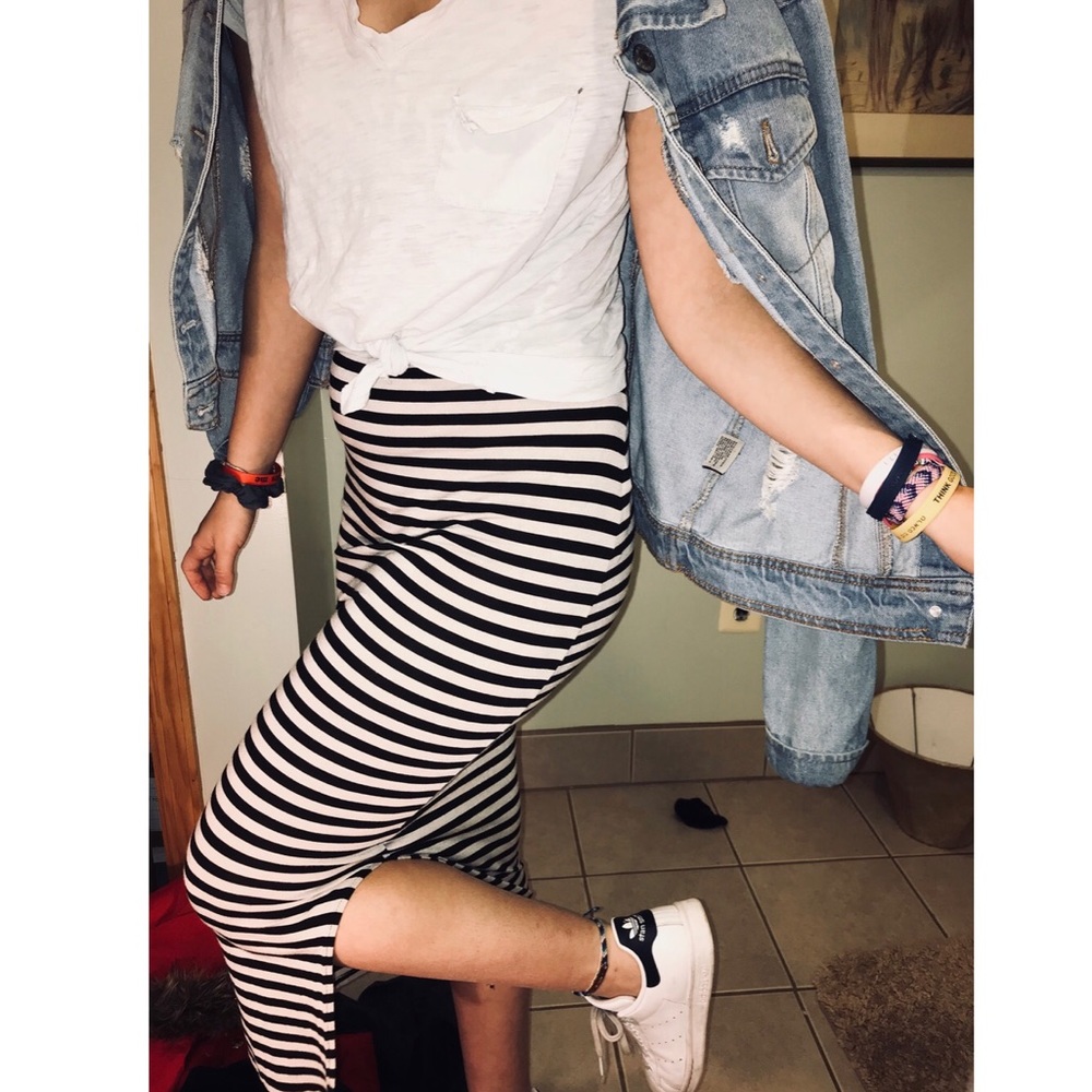 Curvy forever 21 Midi skirt with slit